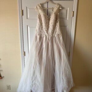 Plus size wedding gown